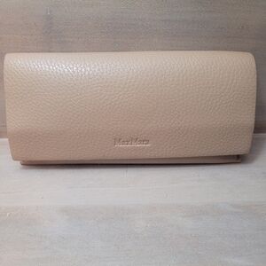 MaxMara Women's Beige Leather Soft Sided Glasses Case Designer Classy Accessory
